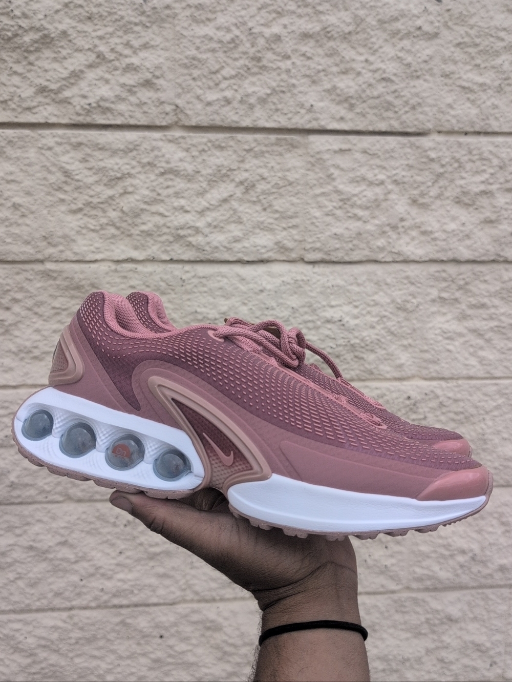 Nike Air Max Dn Red Stardust FJ3145-600 Women's Size 9.5 NWOB - Picture 2 of 7
